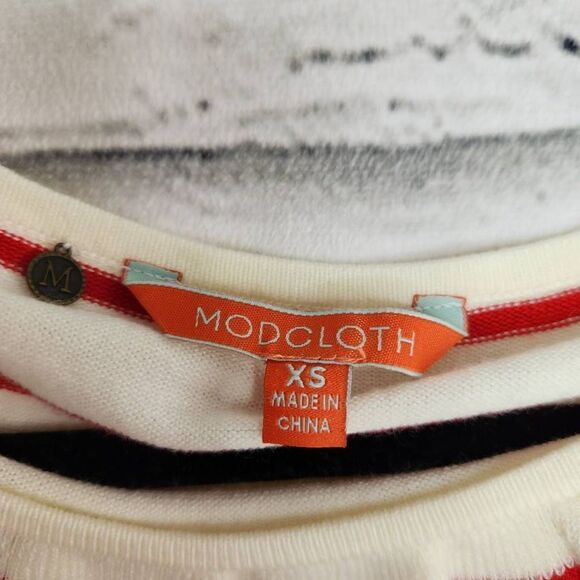 Mod Cloth Women's White Knit Striped Ruffle Short Sleeve Top Size Extra Small - Picture 8 of 10